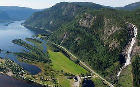 Reiarsfossen Motel & Camping